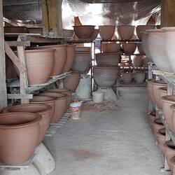 Dong Treu; Ceramic Village