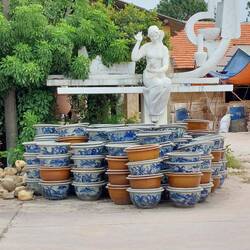 Dong Treu; Ceramic Village