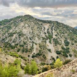 Ich folge einem Tal und komme schließlich an meiner ersten richtigen Waschmöglichkeit..