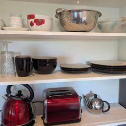 Glasses, bowls, plates, wine glasses