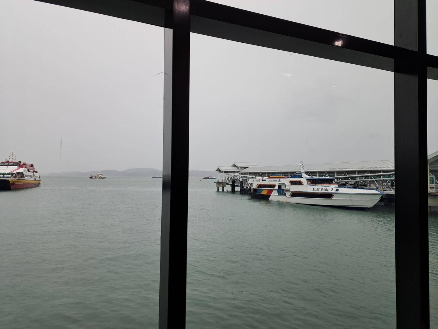En eau pour la Thaïlande, transfer en ferry