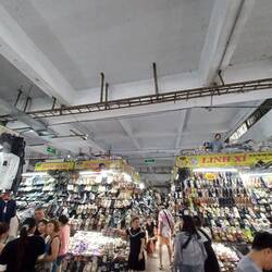 Can't find your size? The lady on top of the booth might be able to help!