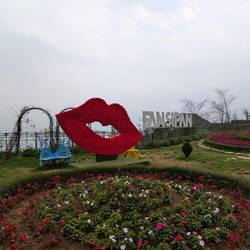 On our way from the lower terminus to Sapa village