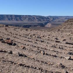 Von Touristen gebaute Steinkreise