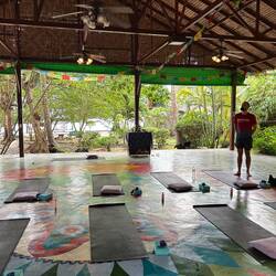 2 Stunden Strong Vinyasa Yoga mit Meeresrauschen 🧘‍♀️