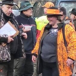 Glämmergirl Corinna hat extra StrassSchmuck angelegt! Frank ist beeindruckt! Lutz Rüdiger B. nicht!