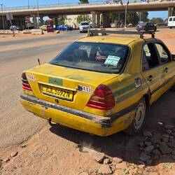 Das gelbe Taxi, Vmax ca. 30 kmh, weil alles klappert und wackelt