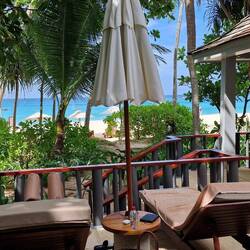 unsere 'Hütte' direkt am Strand 😎