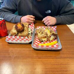 Bei Buzzy's in Ganges
