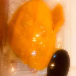 and ended up with Mango sticky rice 💛