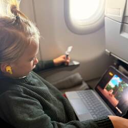 1. Flug mit einigen Robin Hood Folgen gut überstanden