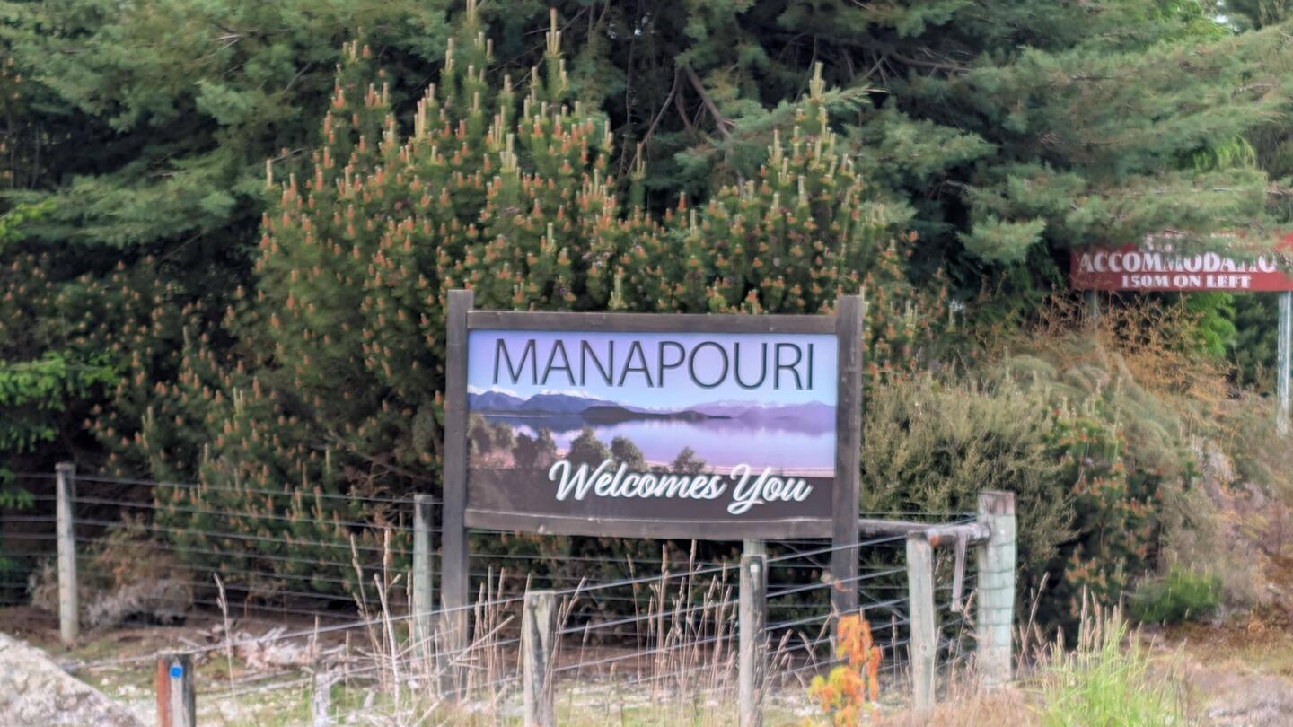 Manapori is 20 minute drive from Te Anau