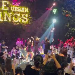 Das auf dem Tisch sind übrigens die Kellner