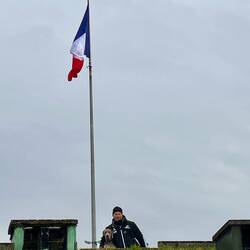 Ganz oben wird die Flagge gehisst