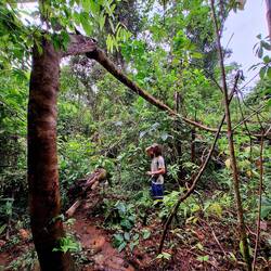 Adrián in Action mit seiner Machete!
