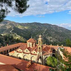 Ein Stück weiter komme ich am Machairas-Kloster..