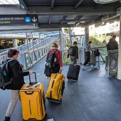 Auf ins Parkhaus zum Taxi