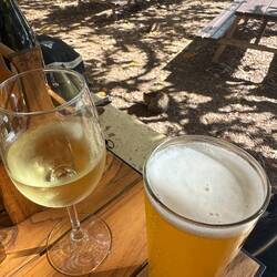 Wein und Bier in Gesellschaft 🦘