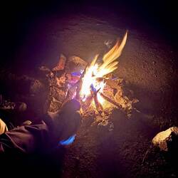 kleines Lagerfeuer und essen 🥣 und warmen Kakao mit Marshmallow
