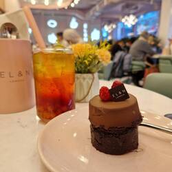 Chocolate cake and bubble tea at EL&N