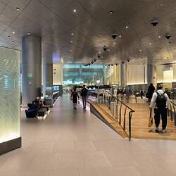 BC Lounge auf den ersten Blick einsam. Im OG auf ca. 3000 qm, gibt's alles, was du brauchst