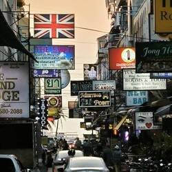 Zurück zum Hotel nach Abendessen.