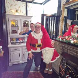 Getting in the festive mood with the bar tender 😂