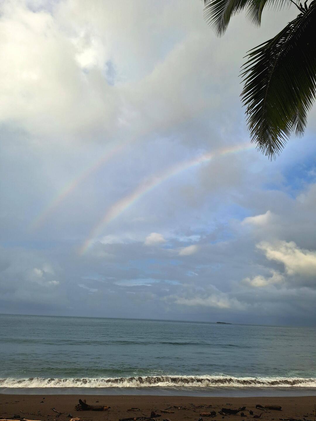 Ein doppelter Regenbogen 🌈 während meiner Yogasession lässt mich etwas melancholisch lächeln 🥹