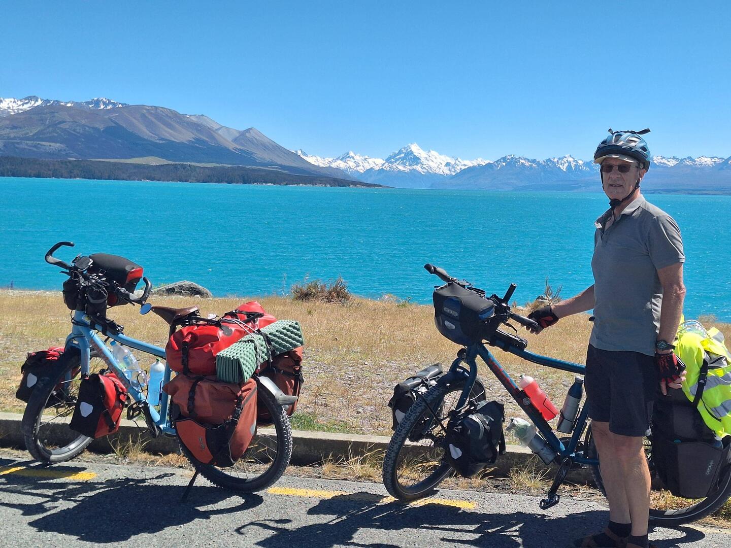 Ganz hinten Mount Cook, da fahren wir heute hin