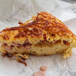 Wohl eine Spezialität in Neapel: Pastaomelett - Spaghetti Frittata oder Frittats di Spaghetti