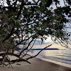 Late afternoon mood at White Sandy Beach!