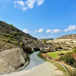 Ich folge einer ewig langen Asphaltstraße, und komme..