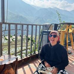 Viele Liebe für den süssen Welpen