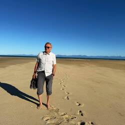 Ebbe in der Sandy Bay bei Mahau