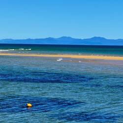Ebbe in der Sandy Bay bei Mahau