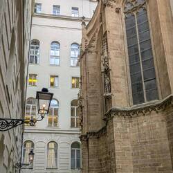 ... Im Hof der Hofburg...