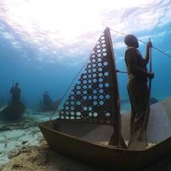 Figurenpark "A World Adrift"