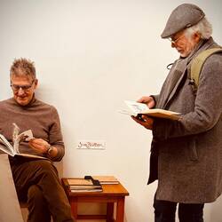 Richard und Hans blättern