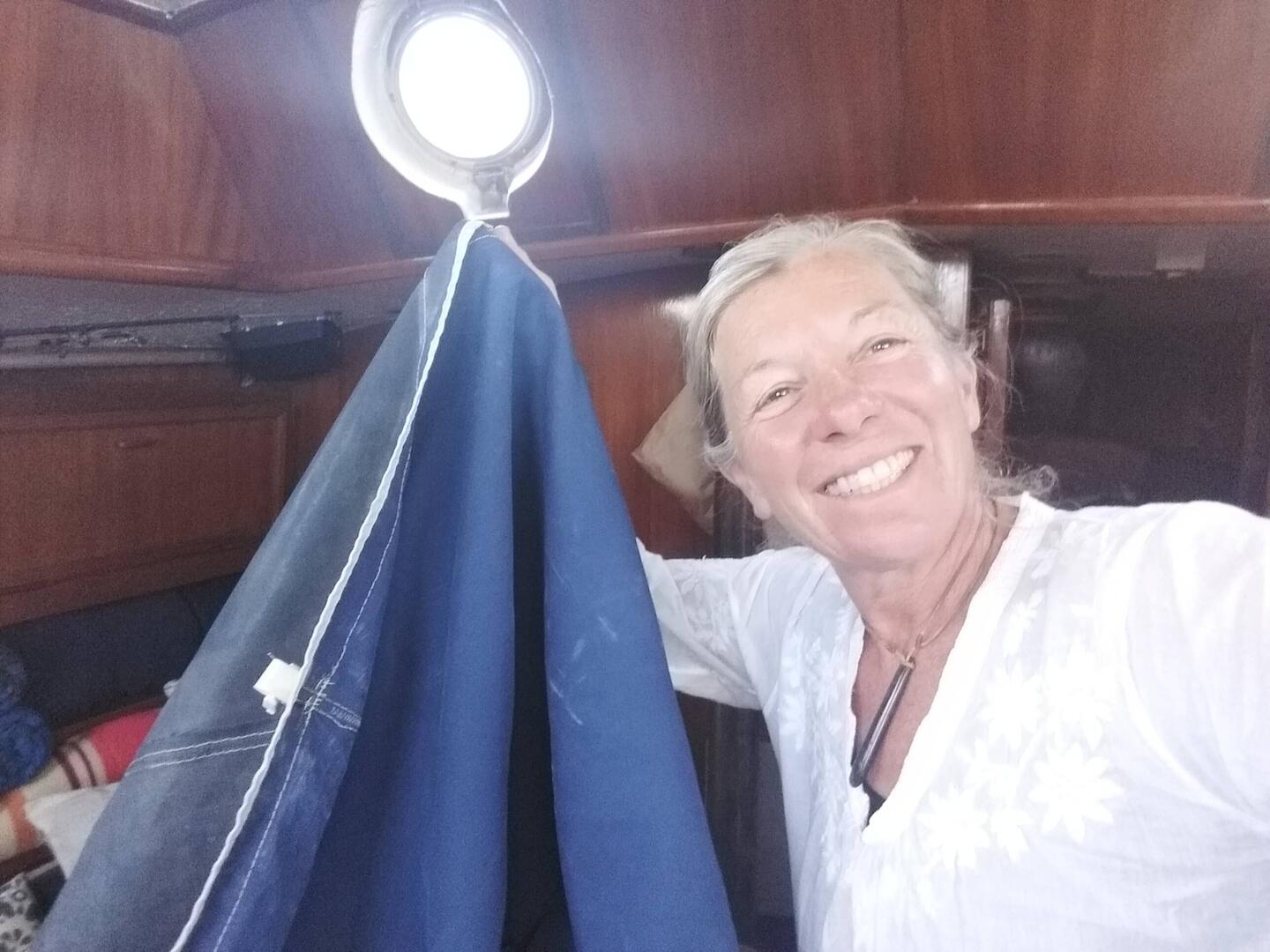 Fixing the sail cover