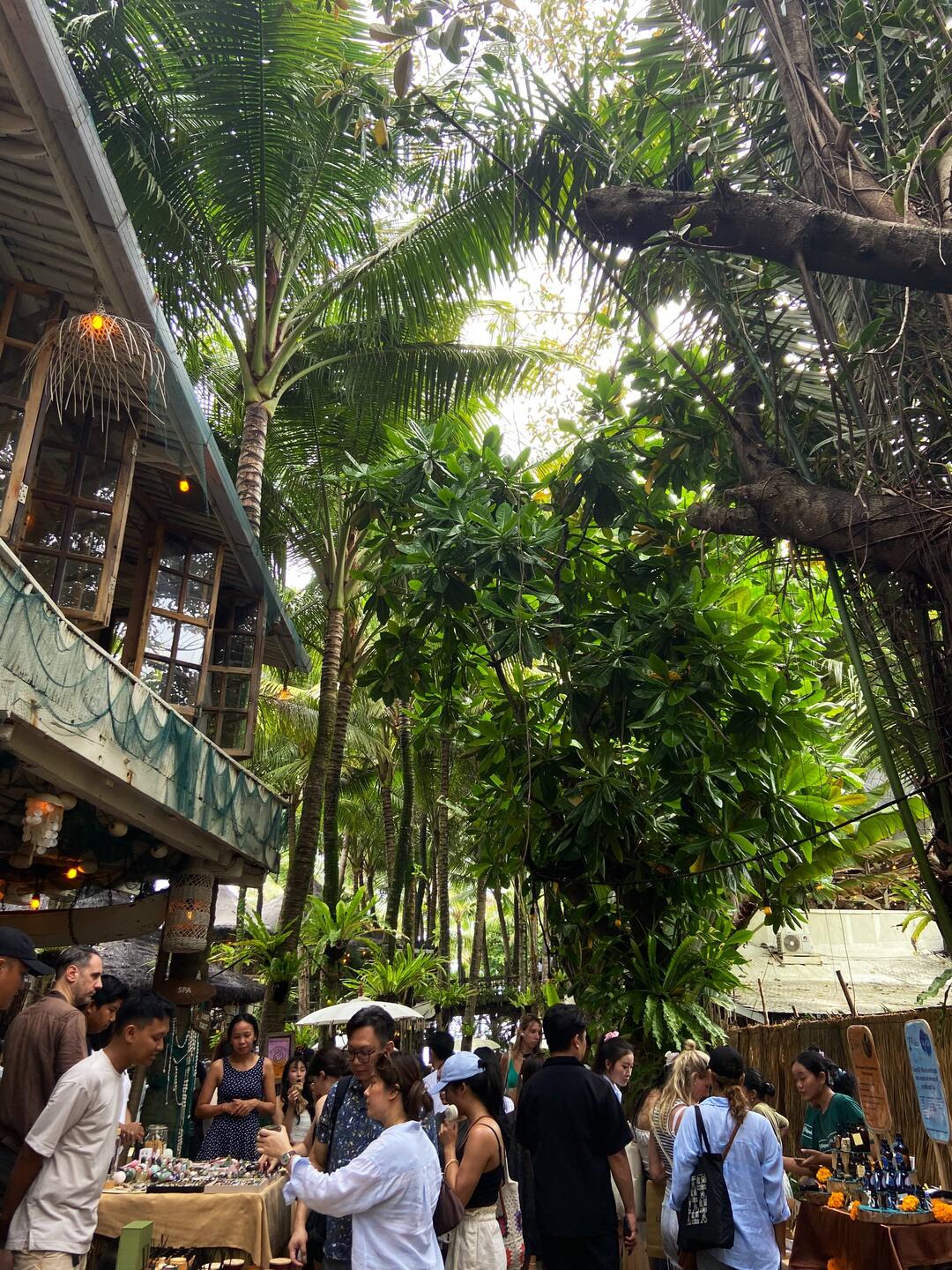 La Brisa Sunday Market