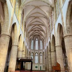 ..Gebäude in der Stadt, die jedoch vor 500 Jahren von den Osmanen..