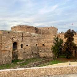 ..Befestigungsanlage der Hafenstadt und ihrer reichen Kultur und Geschichte!