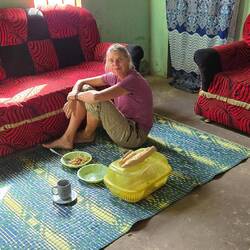 Frühstück gab's im Wohnzimmer der Familie