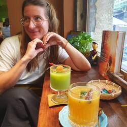 Irgend ein traditionelles grünes Getränk aus Hanoi und Punsch