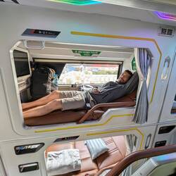 VIP sleeper bus to Sapa