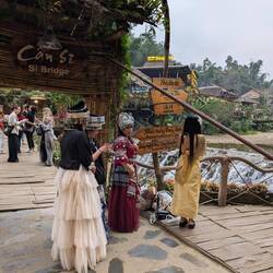 Fotoshooting with traditional dresses @ Cat Cat Village