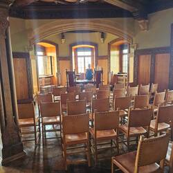 Trauzimmer, stilecht mit (echter) Standesbeamtin