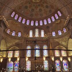 Die Fenster sind so toll..., und die Pfeiler..., und die Kunst...😍