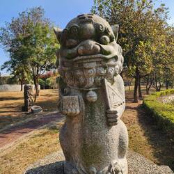 64 wind lion statues were copied and placed according to the original size 1:1