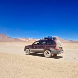 Notre 4x4 et la poussière, toujours beaucoup de poussière...